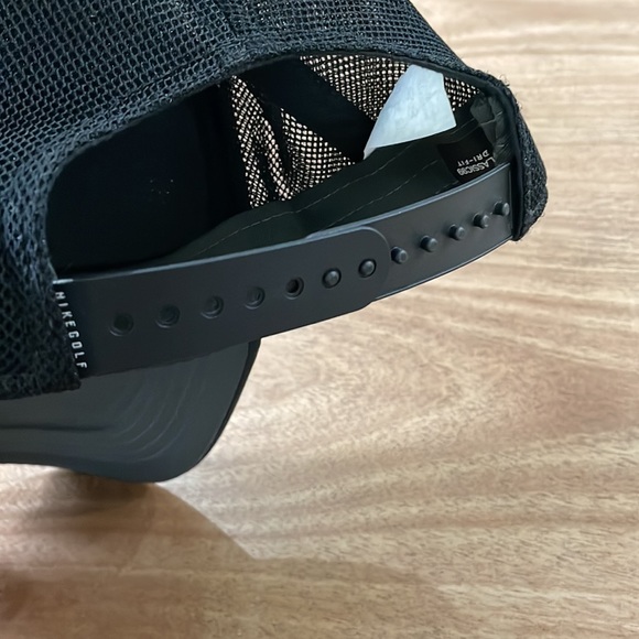 Nike Golf Snapback - Dark gray like new 💯 - Picture 7 of 7